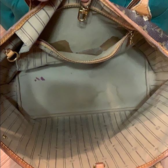 Does Louis Vuitton Replace Damaged Bags